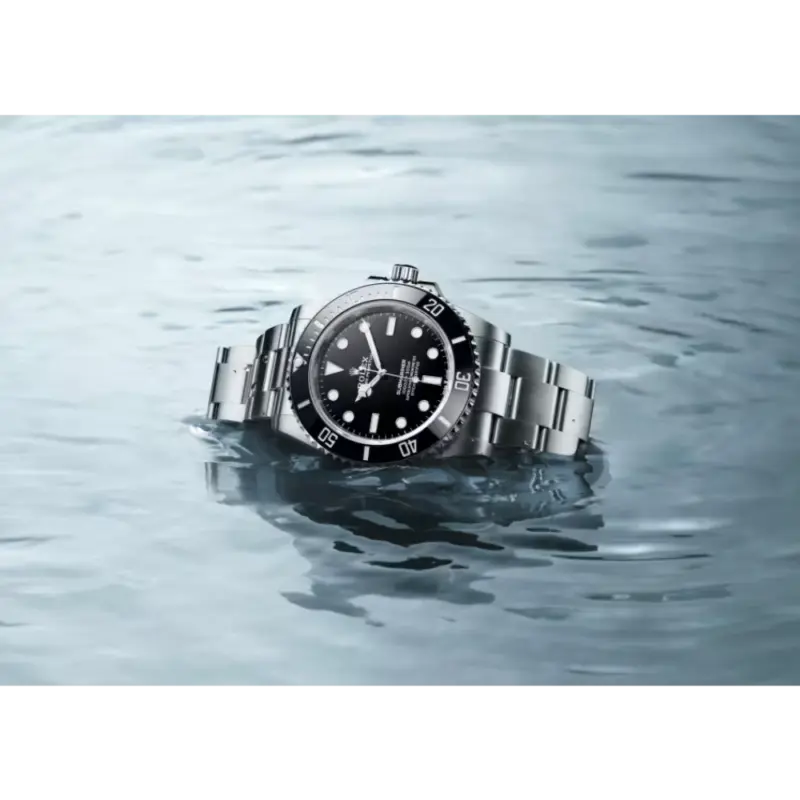 Rolex Submariner Oystersteel Ref# 124060 - Image 3