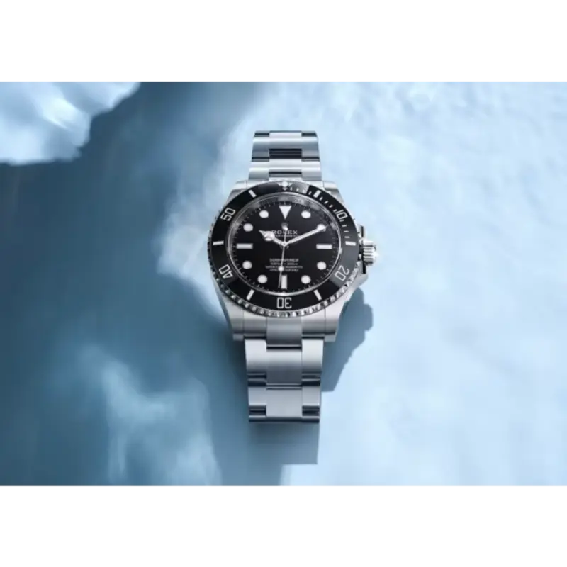 Rolex Submariner Oystersteel Ref# 124060 - Image 2